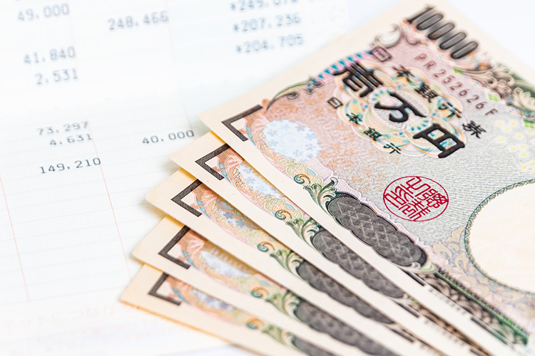 【費用】かかるコストは?1回約1万円程度!