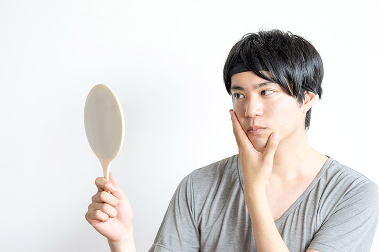 青髭の原因は?男性ホルモンの影響と間違った髭の処理方法